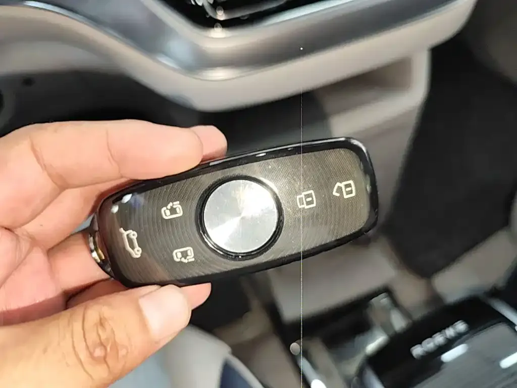 Roewe iMAX8 — фото 10