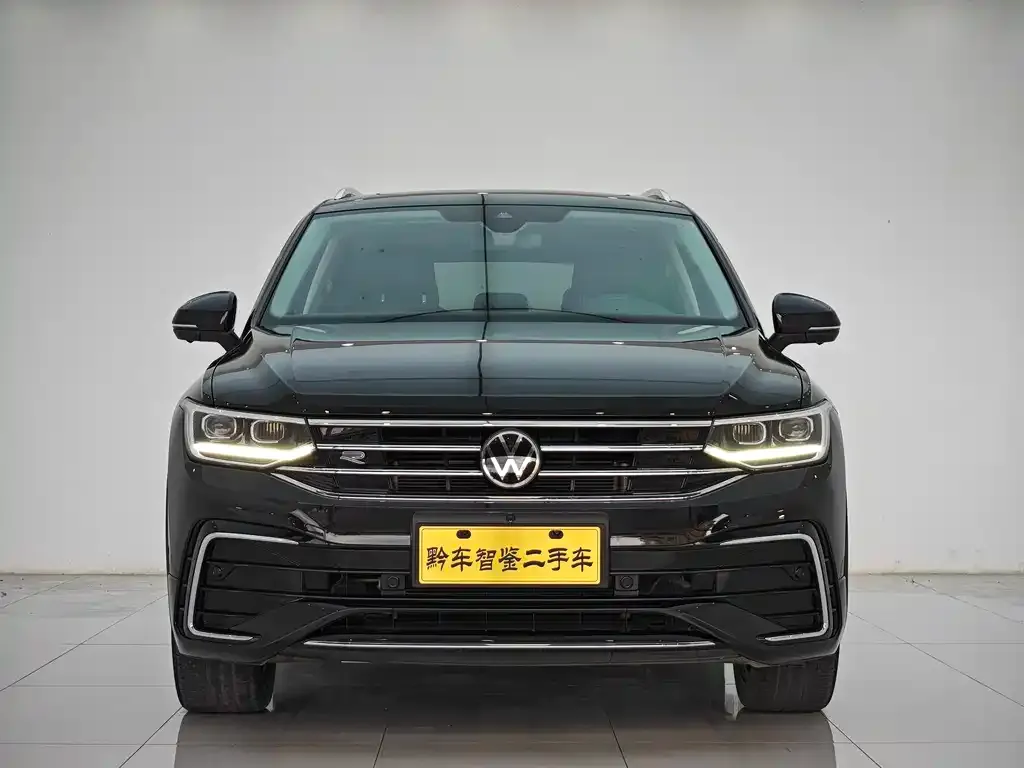 Volkswagen Tiguan L — фото 3
