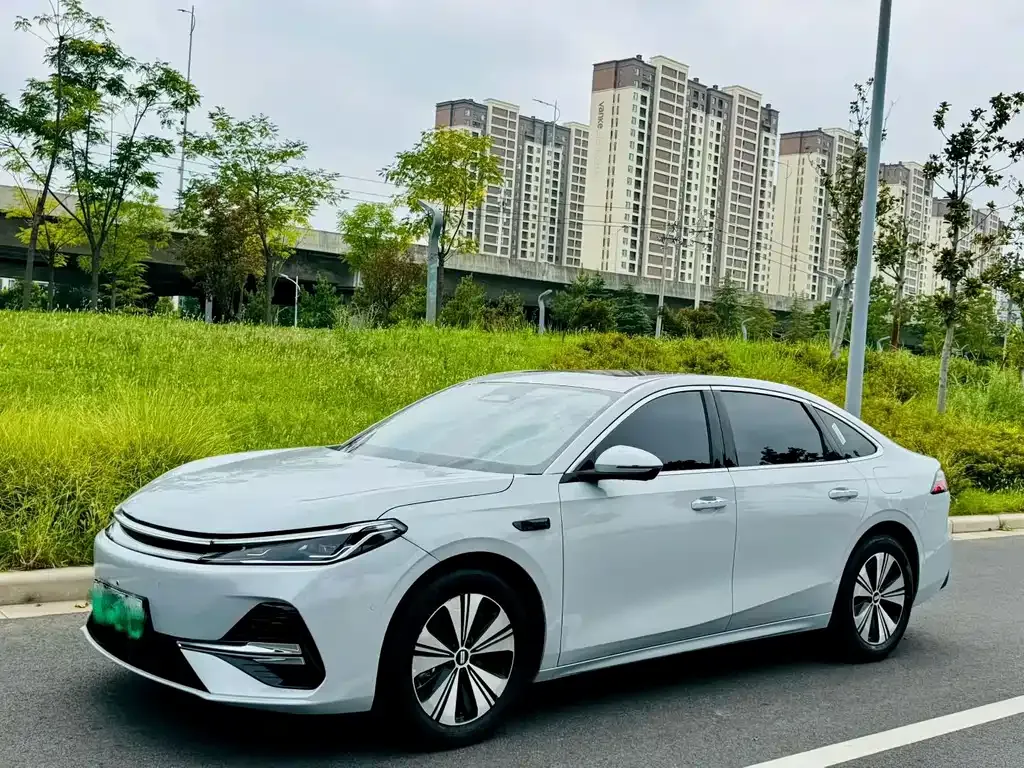 Geely 银河A7 EM — фото 1