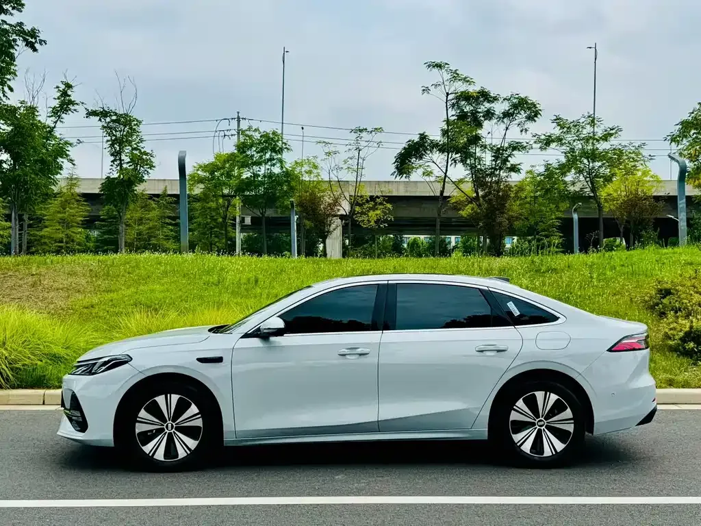 Geely 银河A7 EM — фото 7