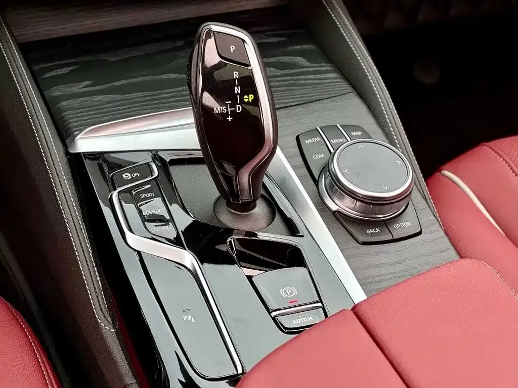 BMW 5 Series — фото 10