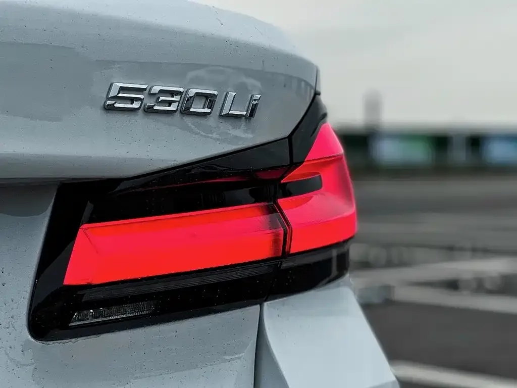 BMW 5 Series — фото 3