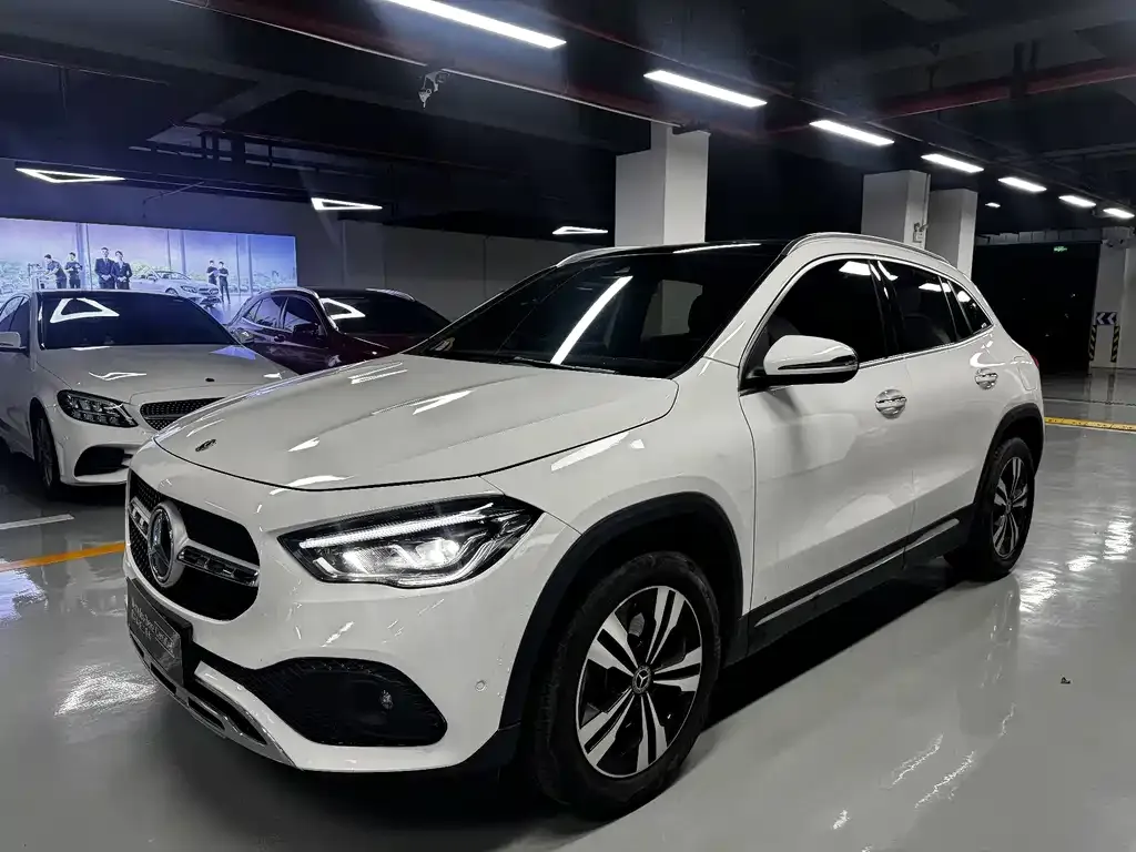 Mercedes-Benz GLA — фото 1