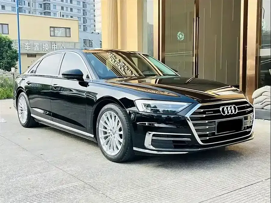 Audi A8 — фото 7