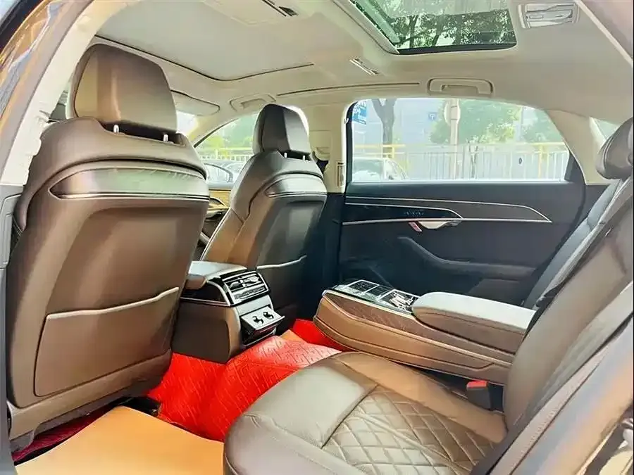 Audi A8 — фото 4