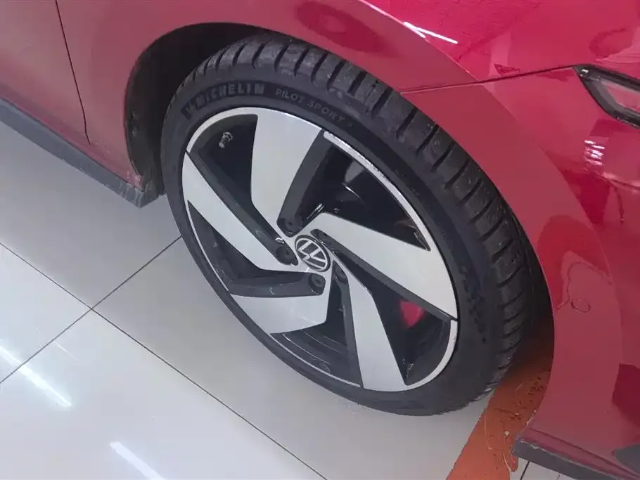 Volkswagen Golf GTI — фото 4
