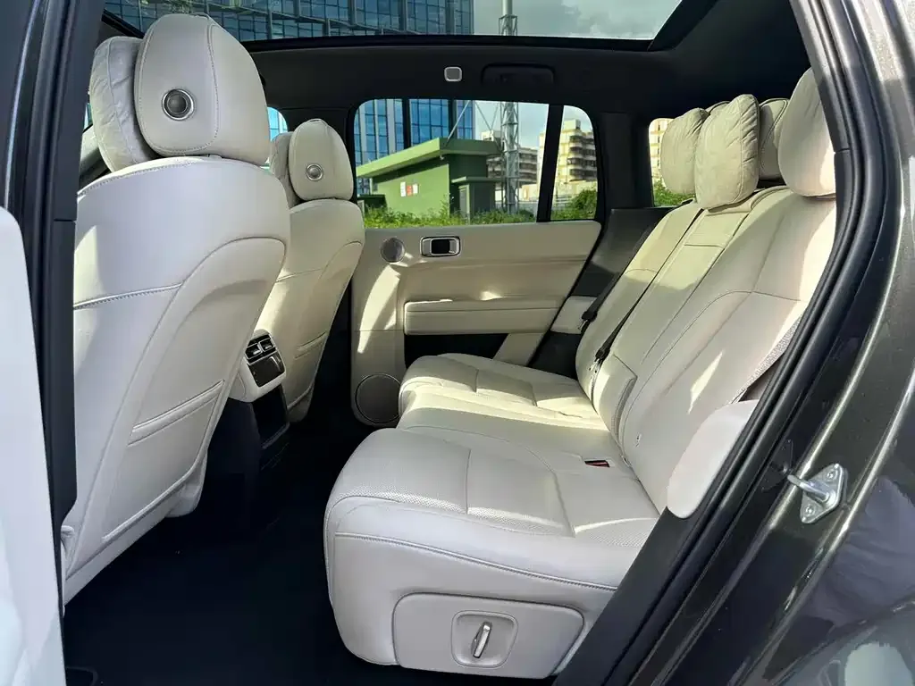 Li Auto L6 — фото 2