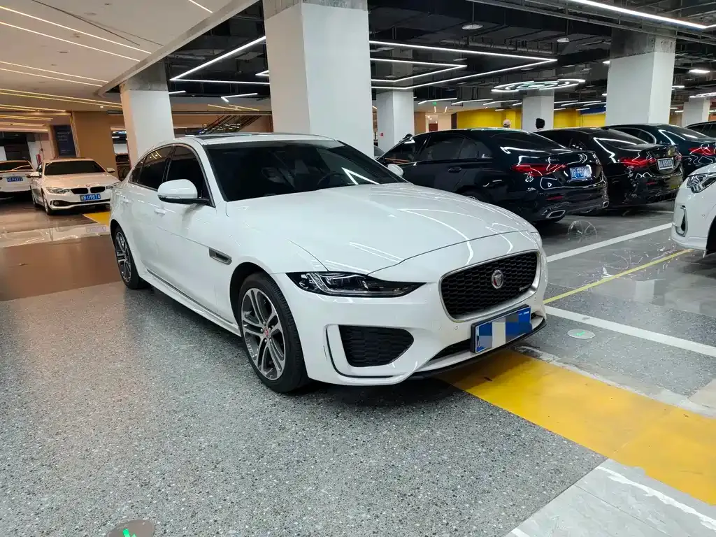 Jaguar XEL — фото 10