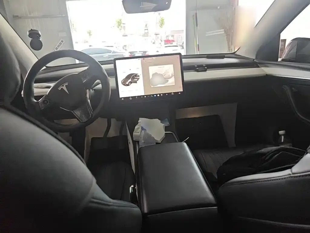 Tesla Model Y — фото 6