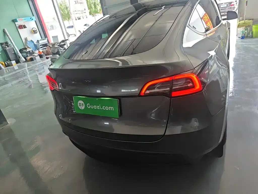 Tesla Model Y — фото 3