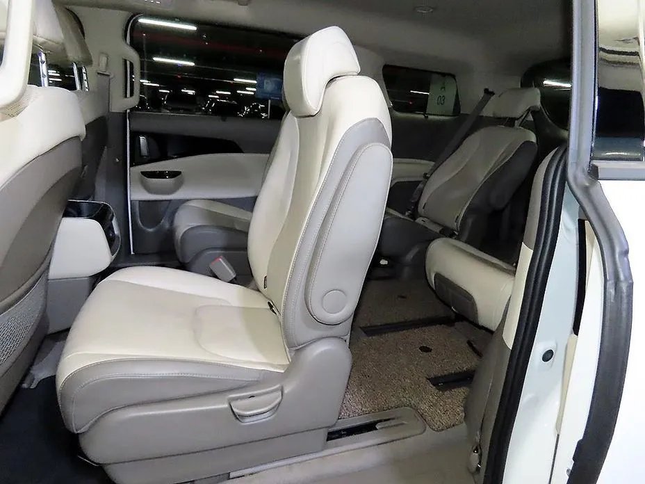 Kia Carnival — фото 4