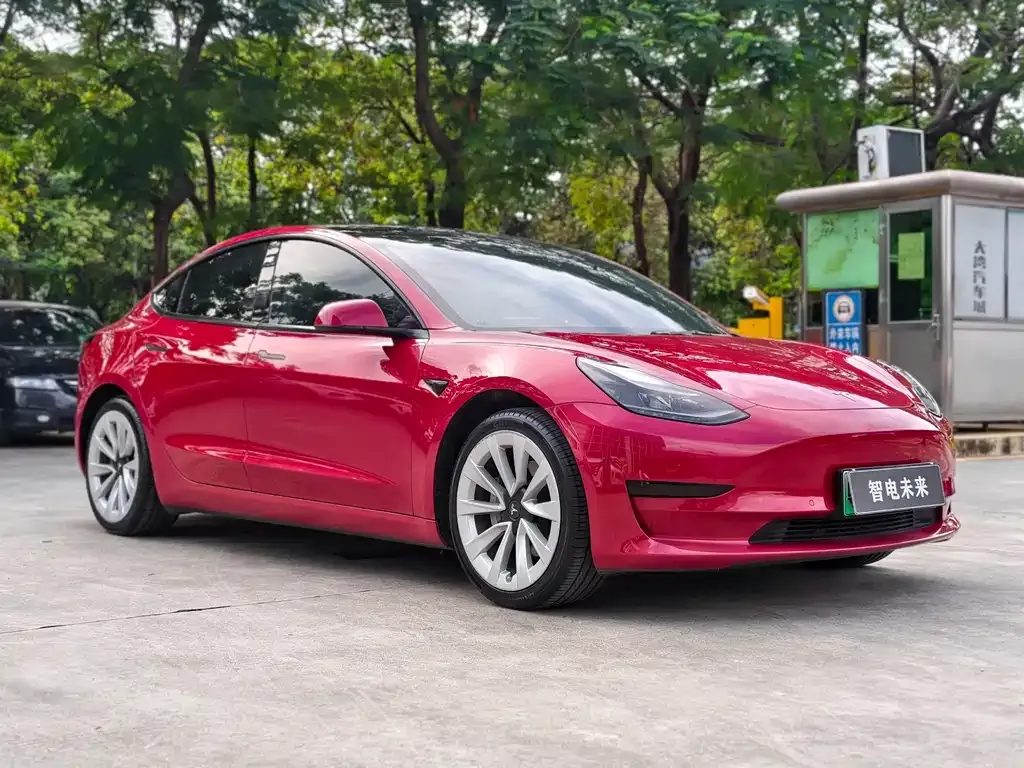 Tesla Model 3 — фото 3
