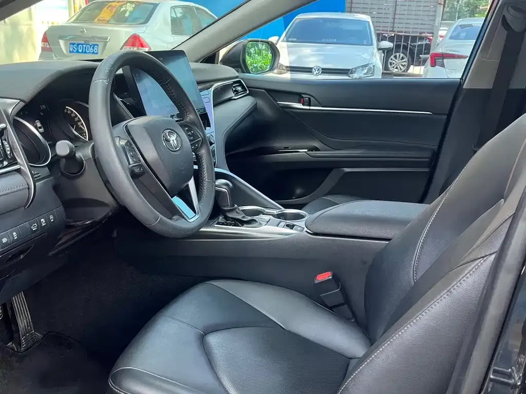 Toyota Camry 2023 из CN, фото 4