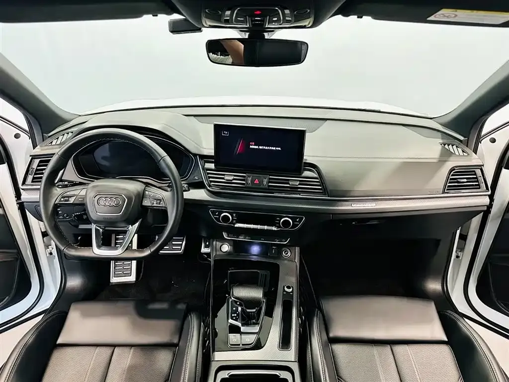 Audi Q5L — фото 8