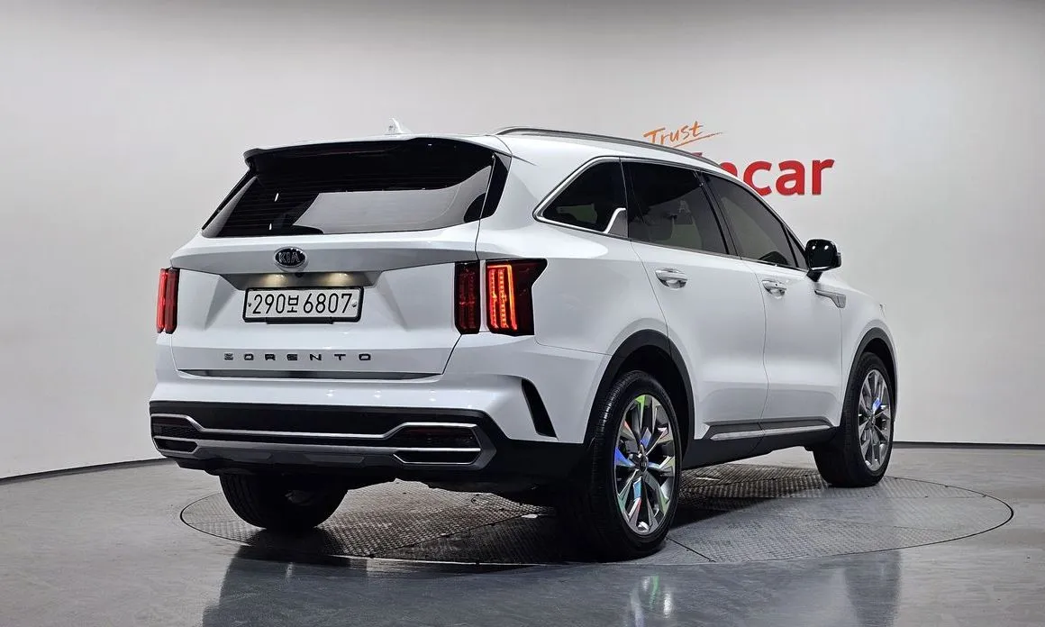 Kia Sorento — фото 5