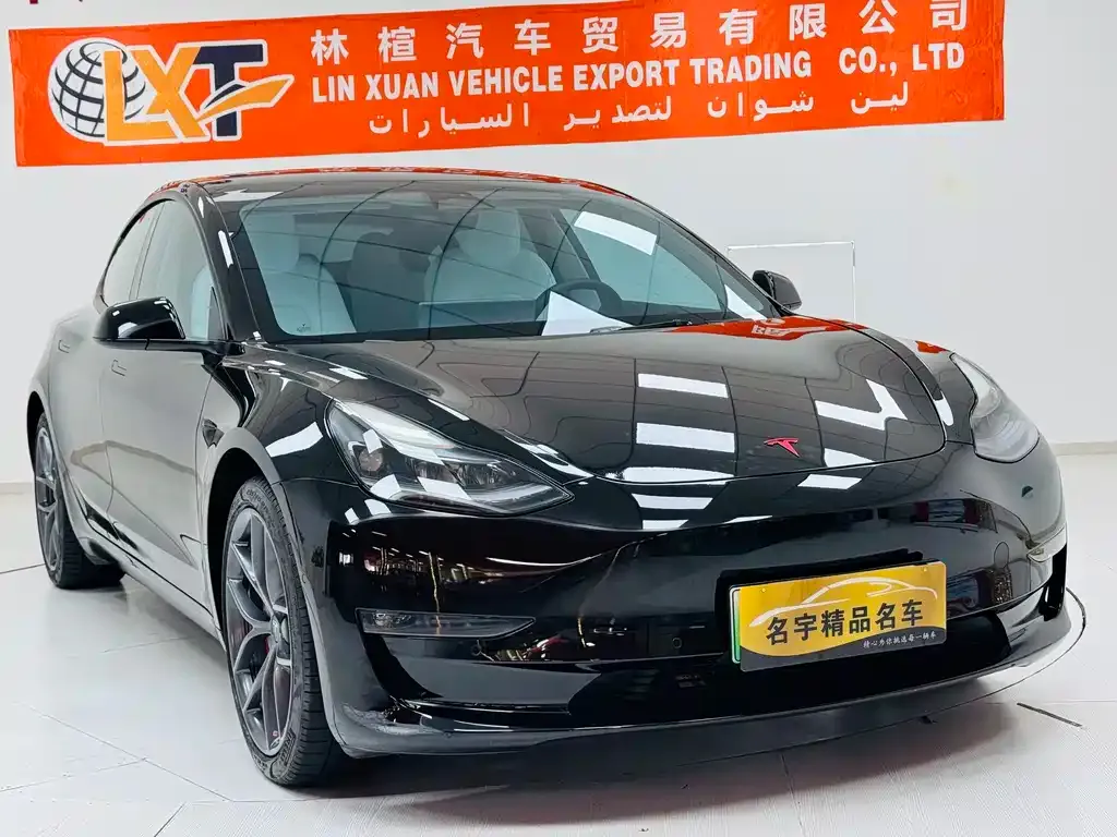 Tesla Model 3 — фото 10
