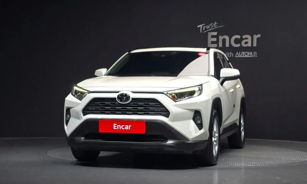 Toyota RAV4 2021 из KR, фото 2