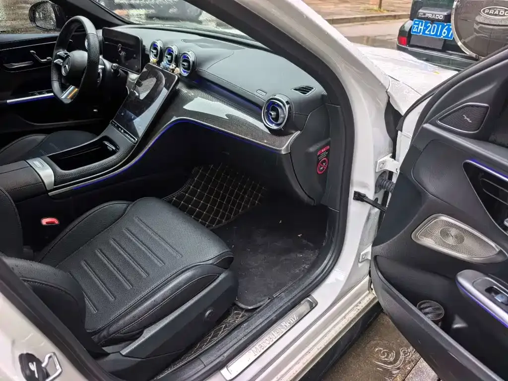 Mercedes-Benz C-Class — фото 6
