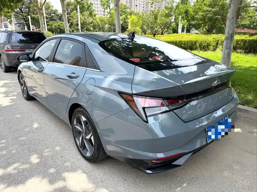 Hyundai Elantra — фото 6