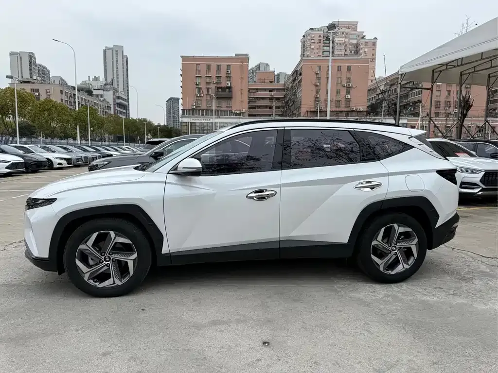 Hyundai Tucson — фото 10