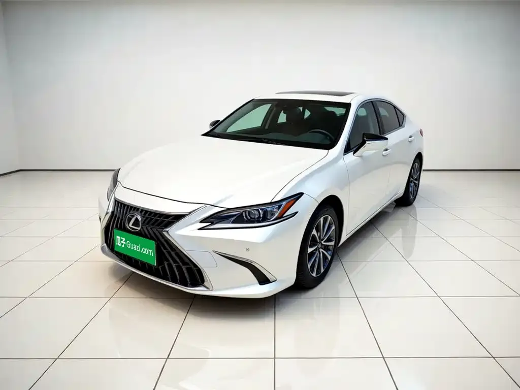 Lexus ES — фото 1