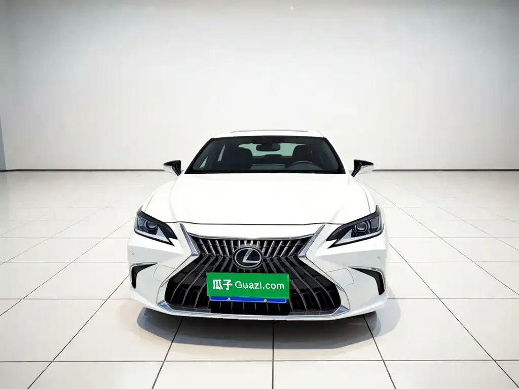 Lexus ES — фото 5