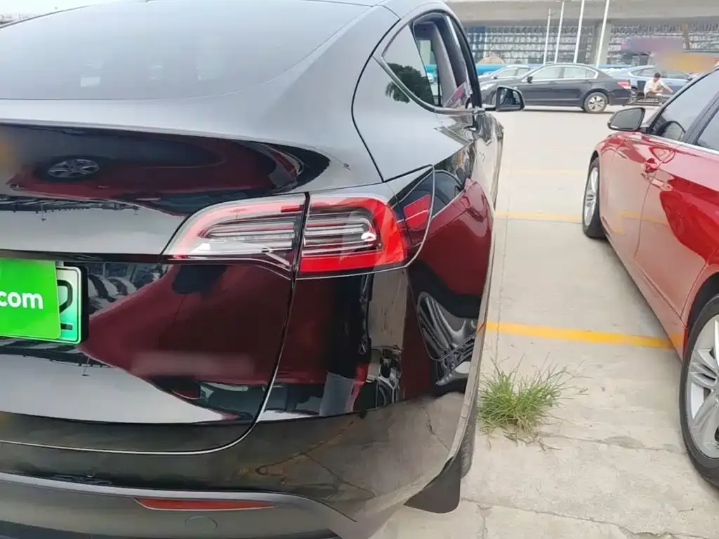 Tesla Model Y — фото 2