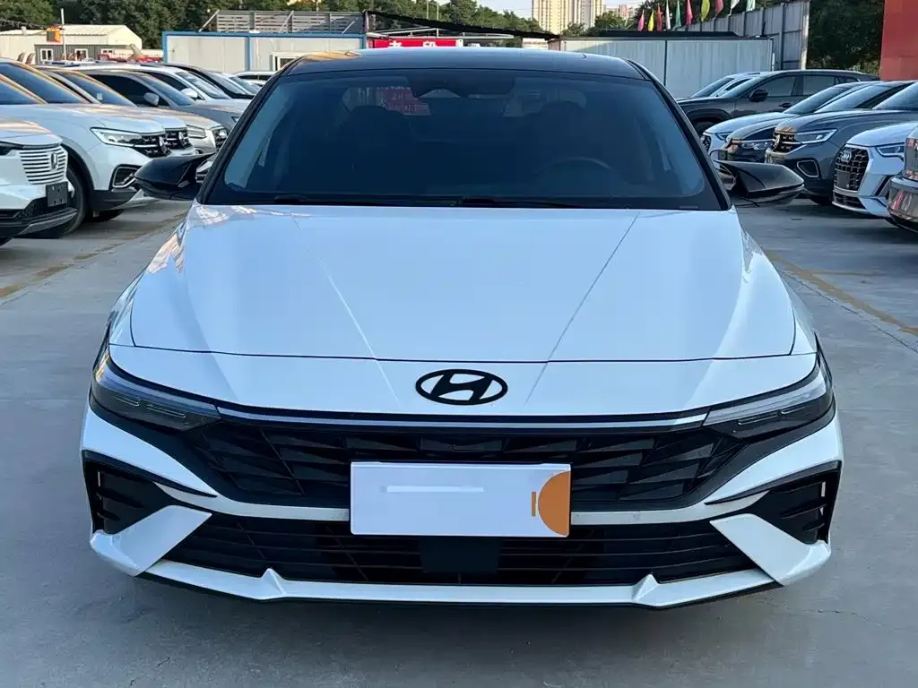 Hyundai Elantra — фото 9
