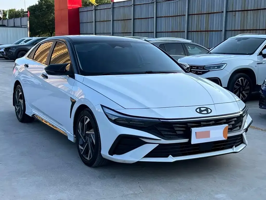 Hyundai Elantra — фото 8