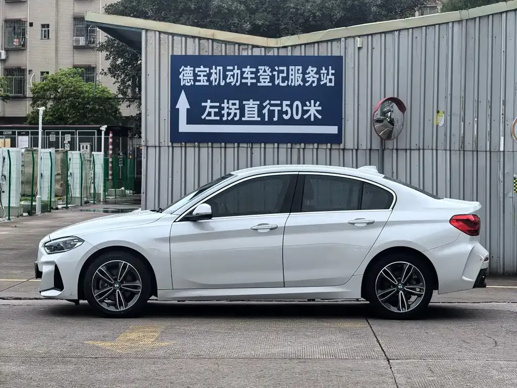 BMW 1 Series 2022 из CN, фото 8