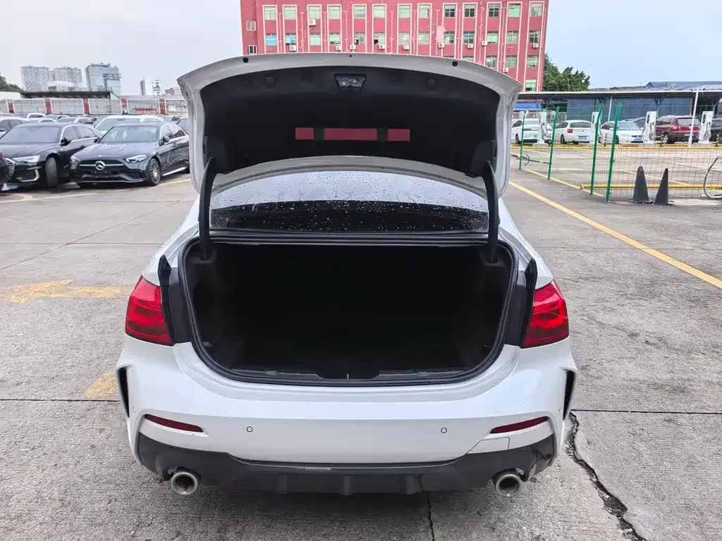 BMW 1 Series 2022 из CN, фото 2