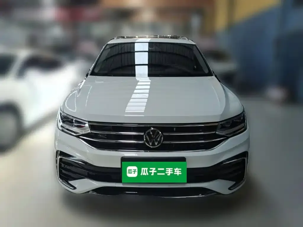 Volkswagen Tiguan L — фото 7
