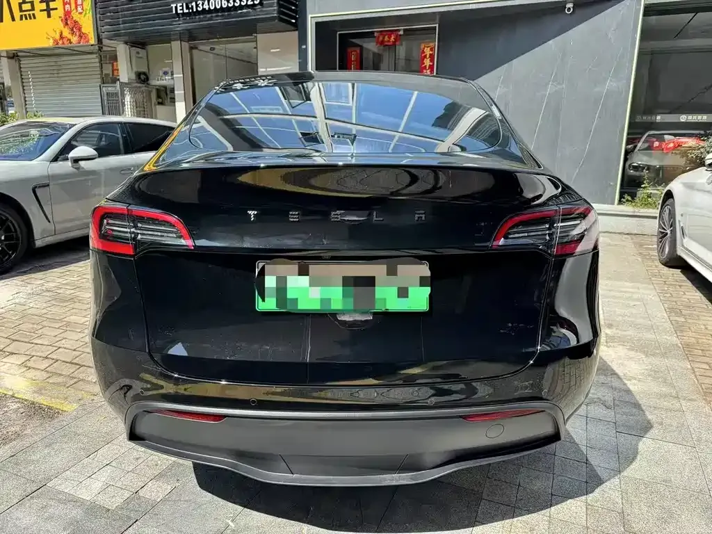 Tesla Model Y — фото 7