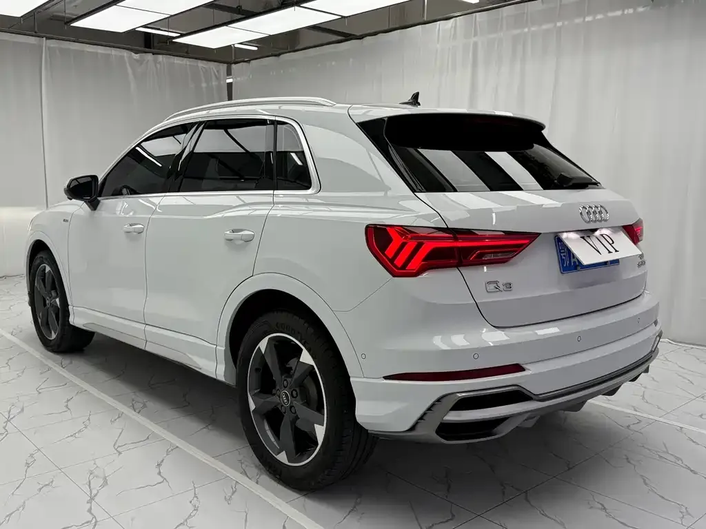 Audi Q3 — фото 7