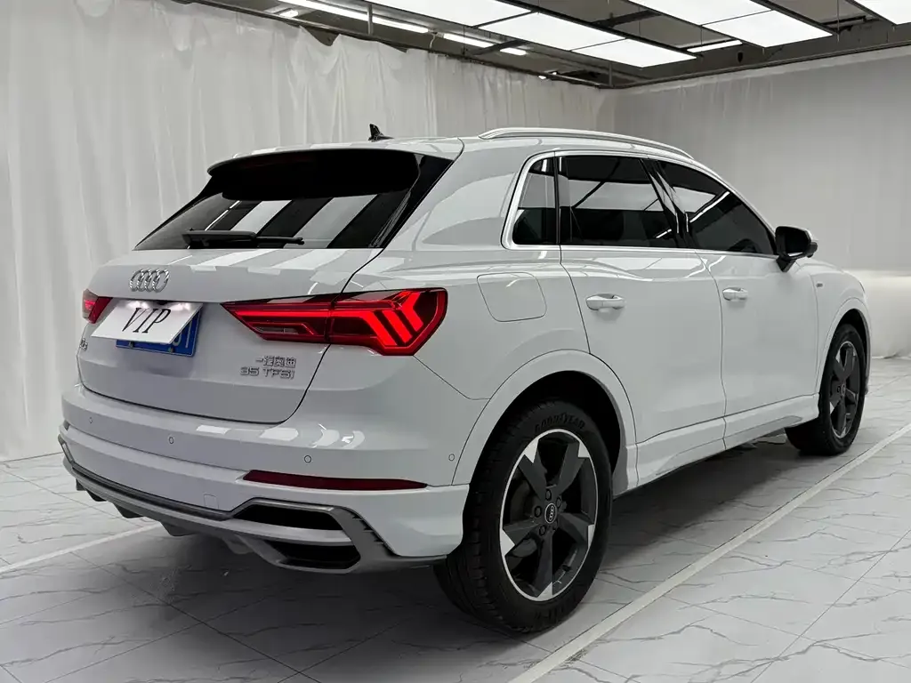 Audi Q3 — фото 3