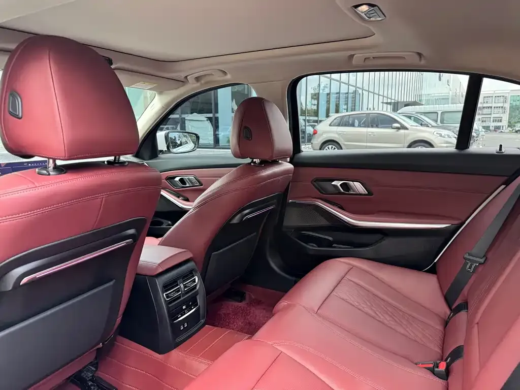 BMW 3 Series 2022 из CN, фото 3