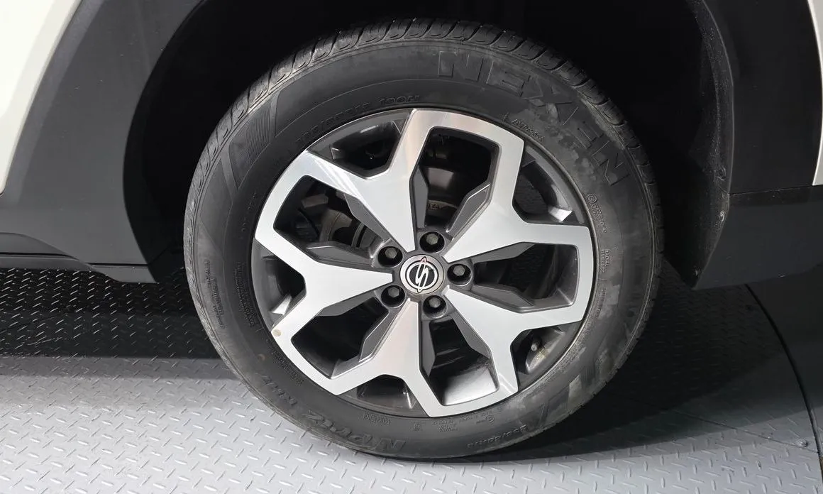 KG Mobility (Ssangyong) Torres — фото 7