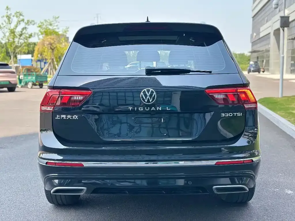 Volkswagen Tiguan L — фото 2