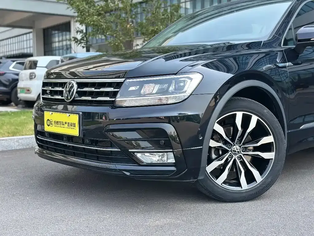Volkswagen Tiguan L — фото 4