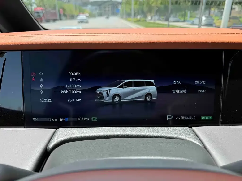 GAC Motor Trumpchi M8 — фото 3