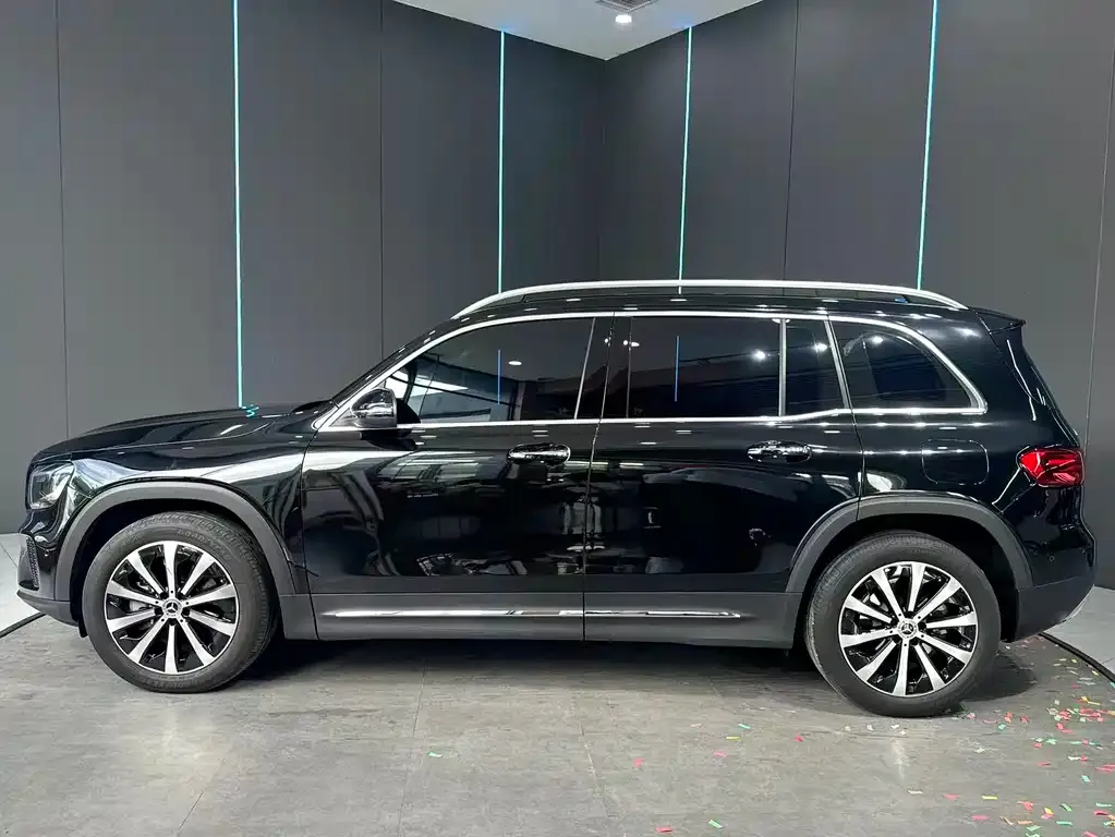 Mercedes-Benz GLB — фото 10