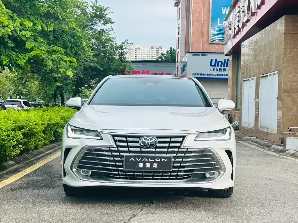 Toyota Avalon — фото 7