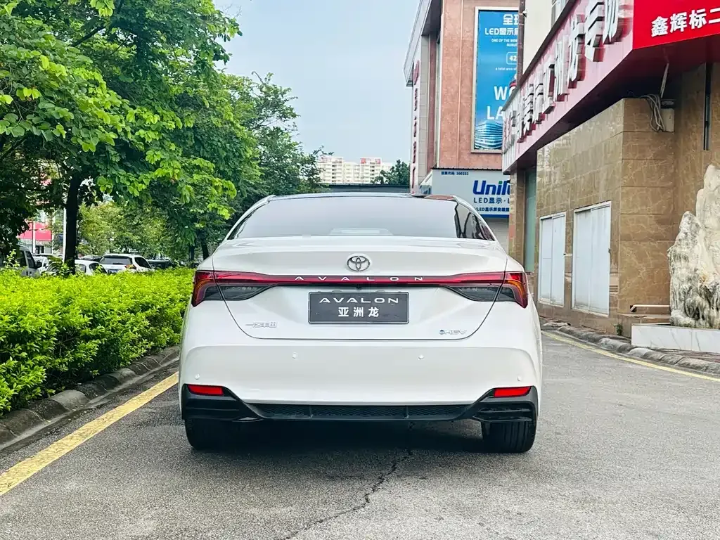 Toyota Avalon — фото 3