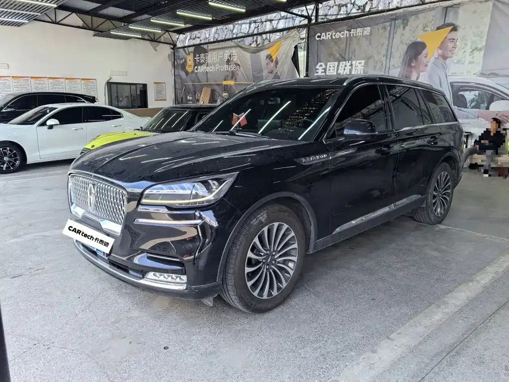Lincoln Aviator — фото 1