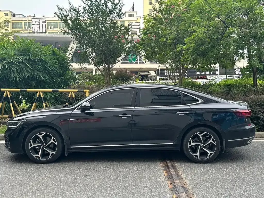 Volkswagen Passat — фото 8