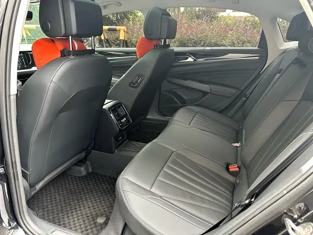 Volkswagen Passat — фото 6