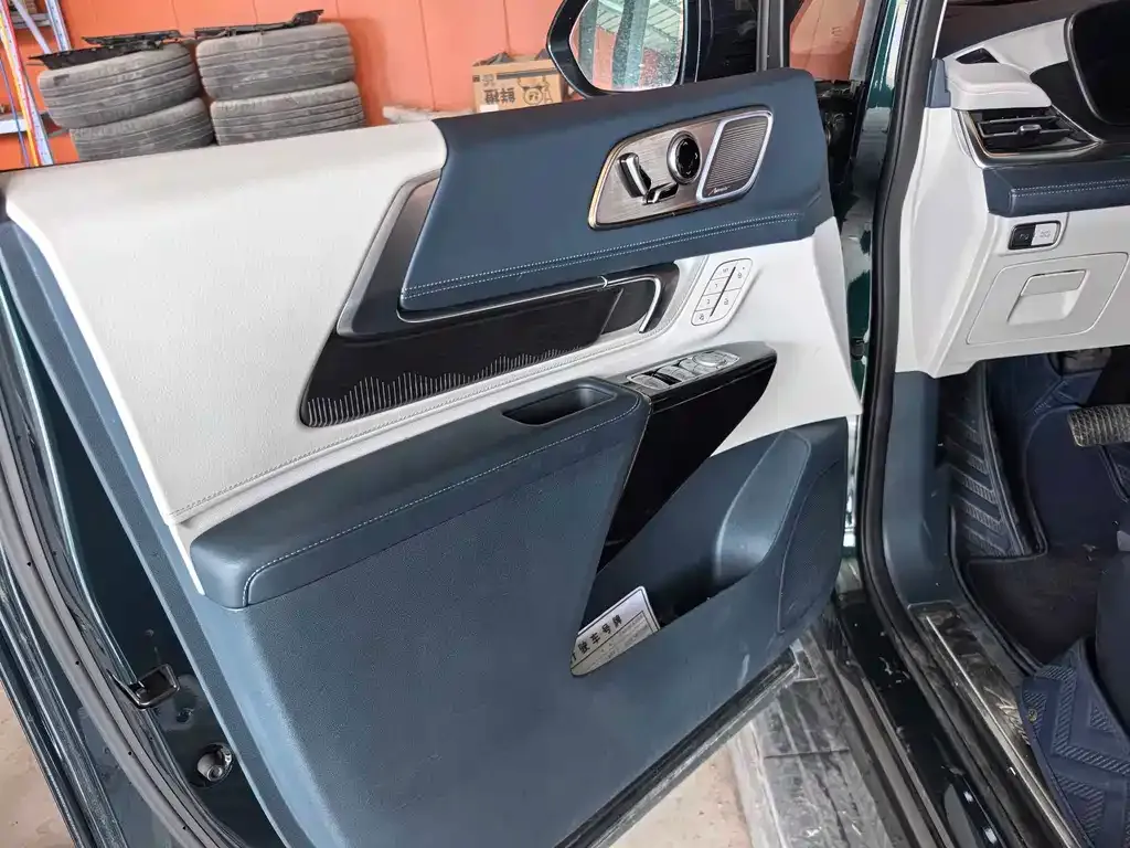 Buick Century 2023 из CN, фото 10