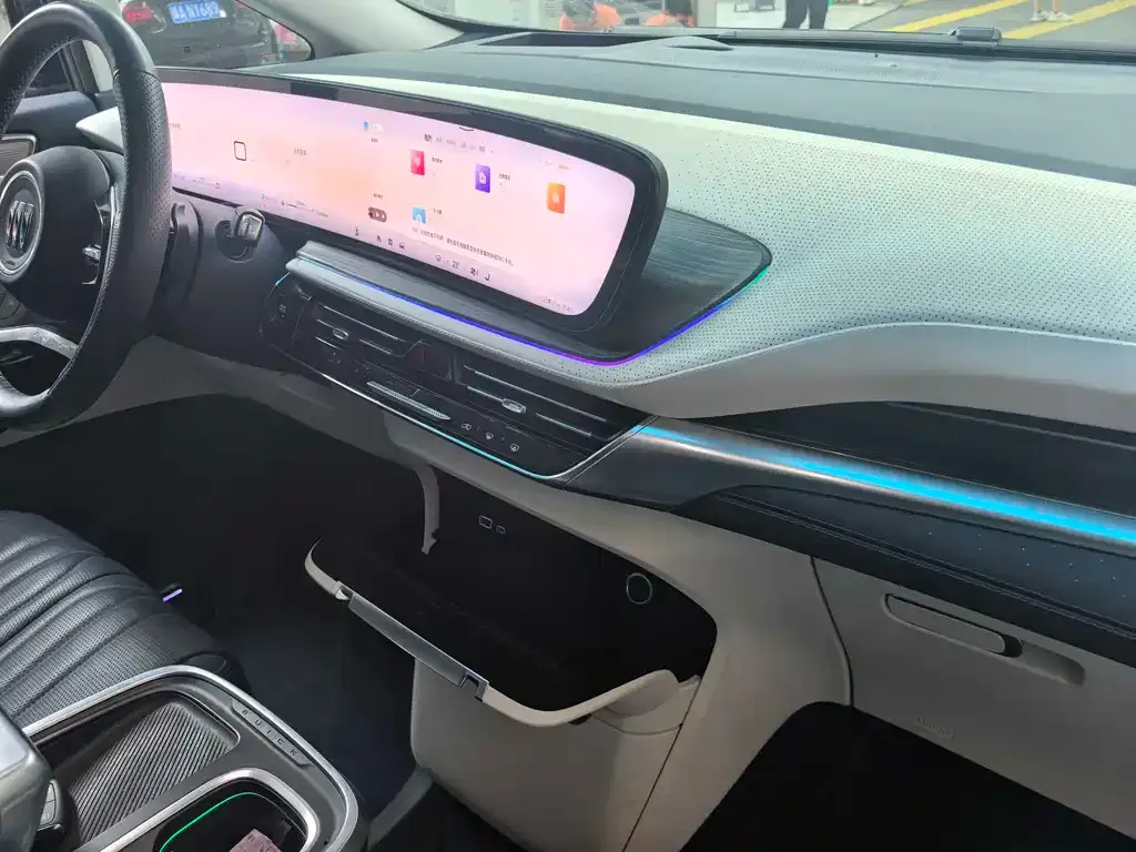 Buick Century 2023 из CN, фото 7