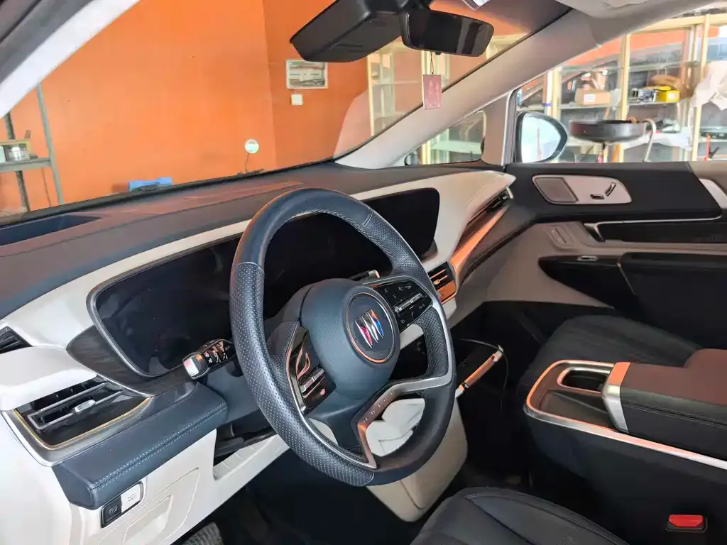 Buick Century 2023 из CN, фото 2