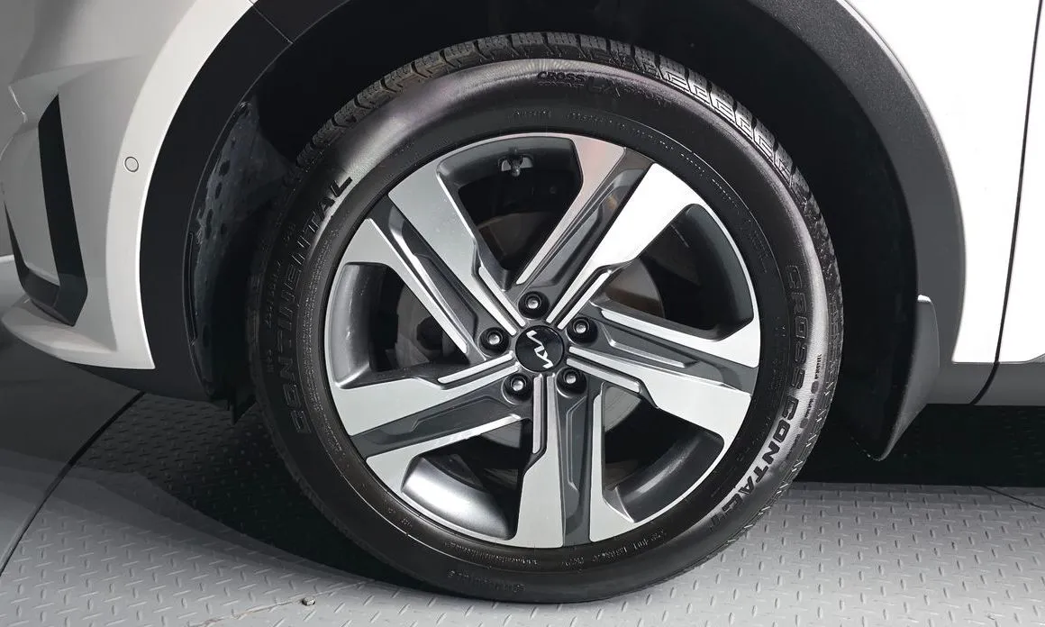 Kia Sorento — фото 9